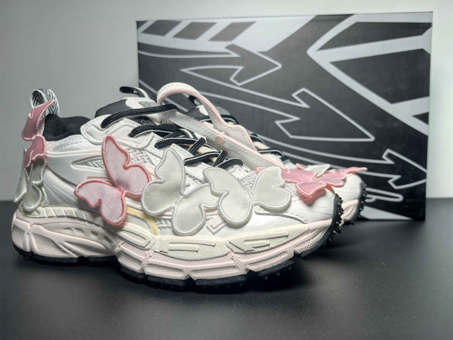 Off-White C/O Virgil Abloh Sneakers 010