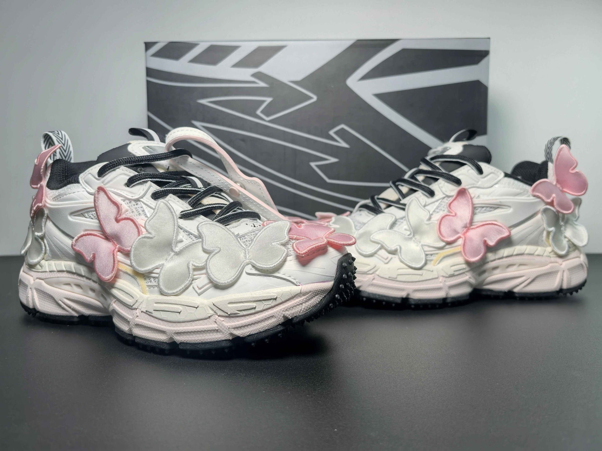 Off-White C/O Virgil Abloh Sneakers 010