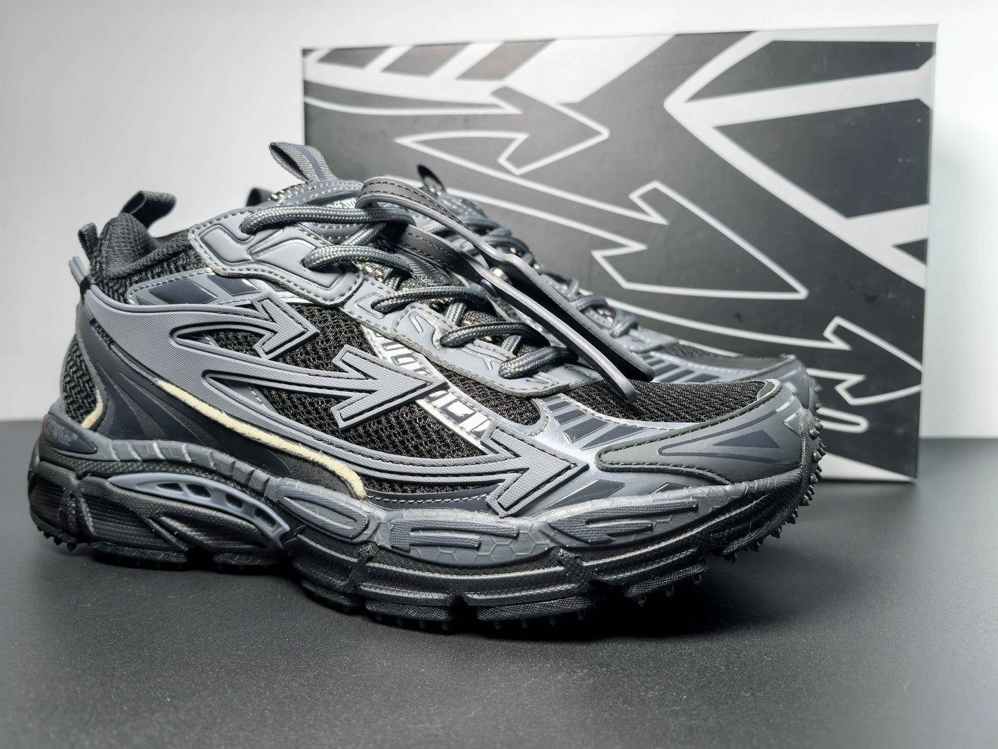 Off-White C/O Virgil Abloh Sneakers 011