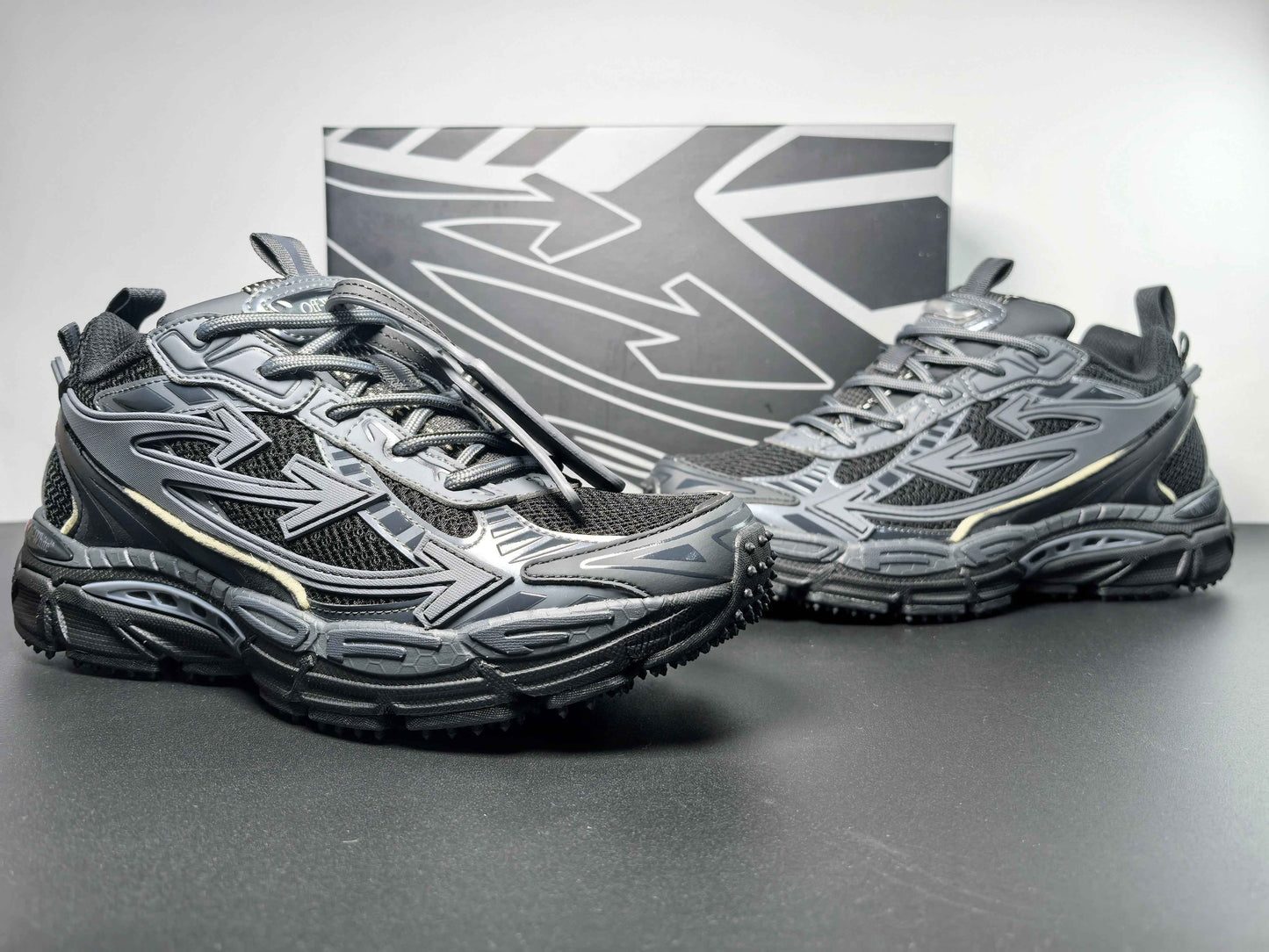 Off-White C/O Virgil Abloh Sneakers 011