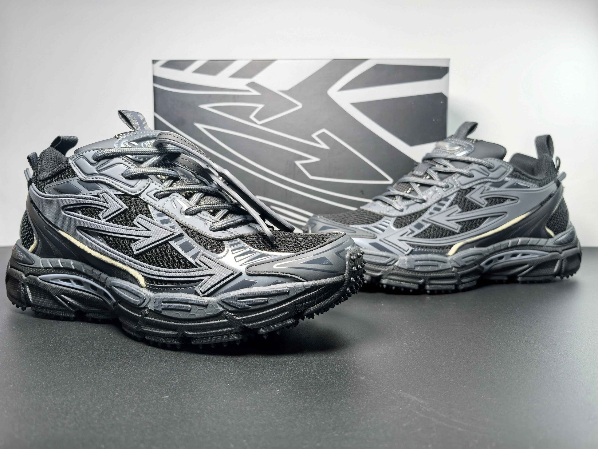 Off-White C/O Virgil Abloh Sneakers 011