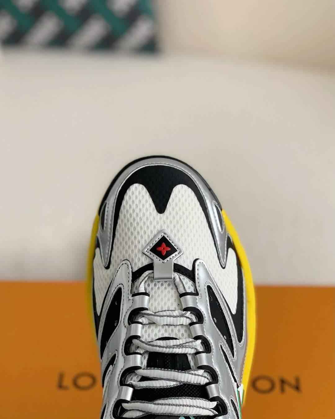 LV Urban Runner Tatic