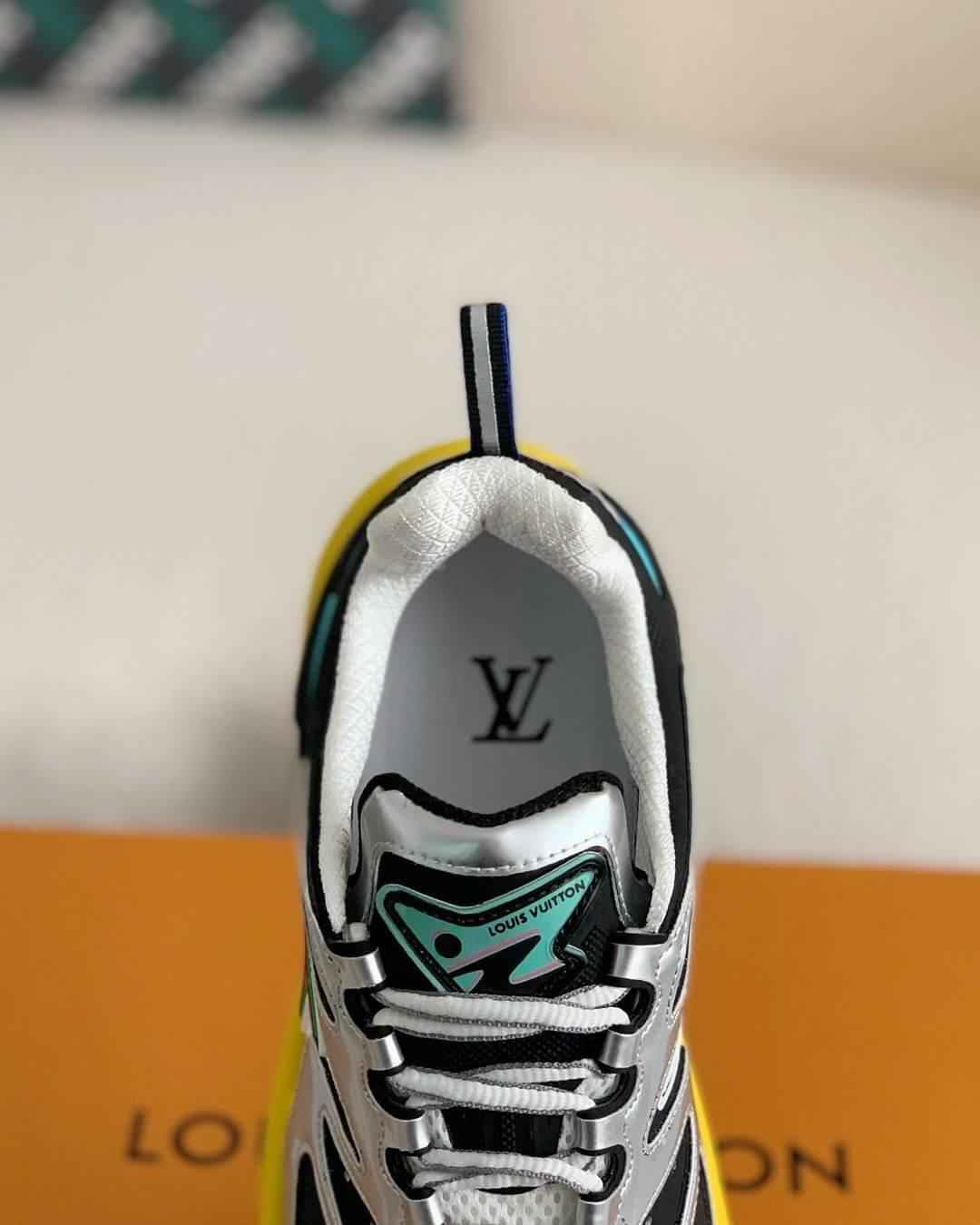 LV Urban Runner Tatic